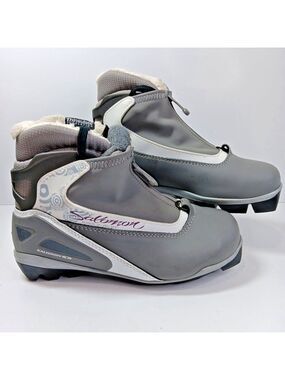 Size 5 Salomon Siam 7 Pilot Women's Ski Snowboard Boots Thinsulate Clean